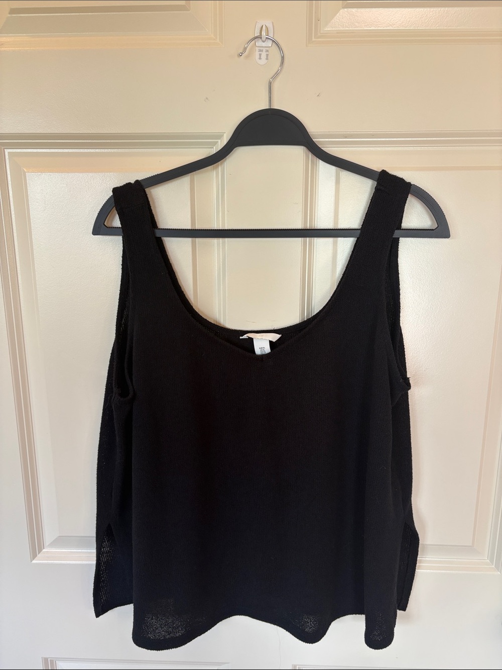 H&M V-Neck Tank (XL)